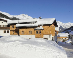 Отель Hotel Garni Albona  Санкт-Антон, Арльберг